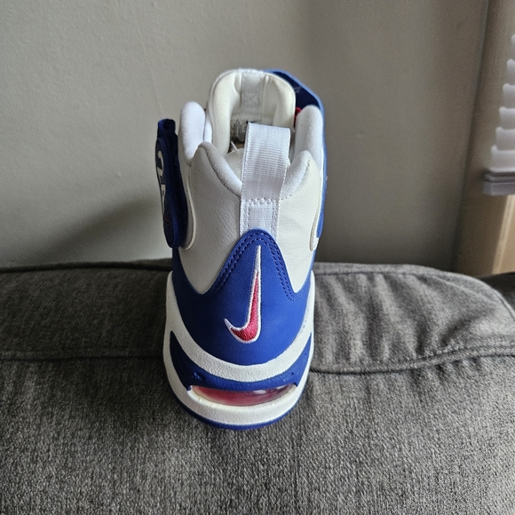 Nike Blue and White Sneakers with Pink Accents - Picture 4 of 6